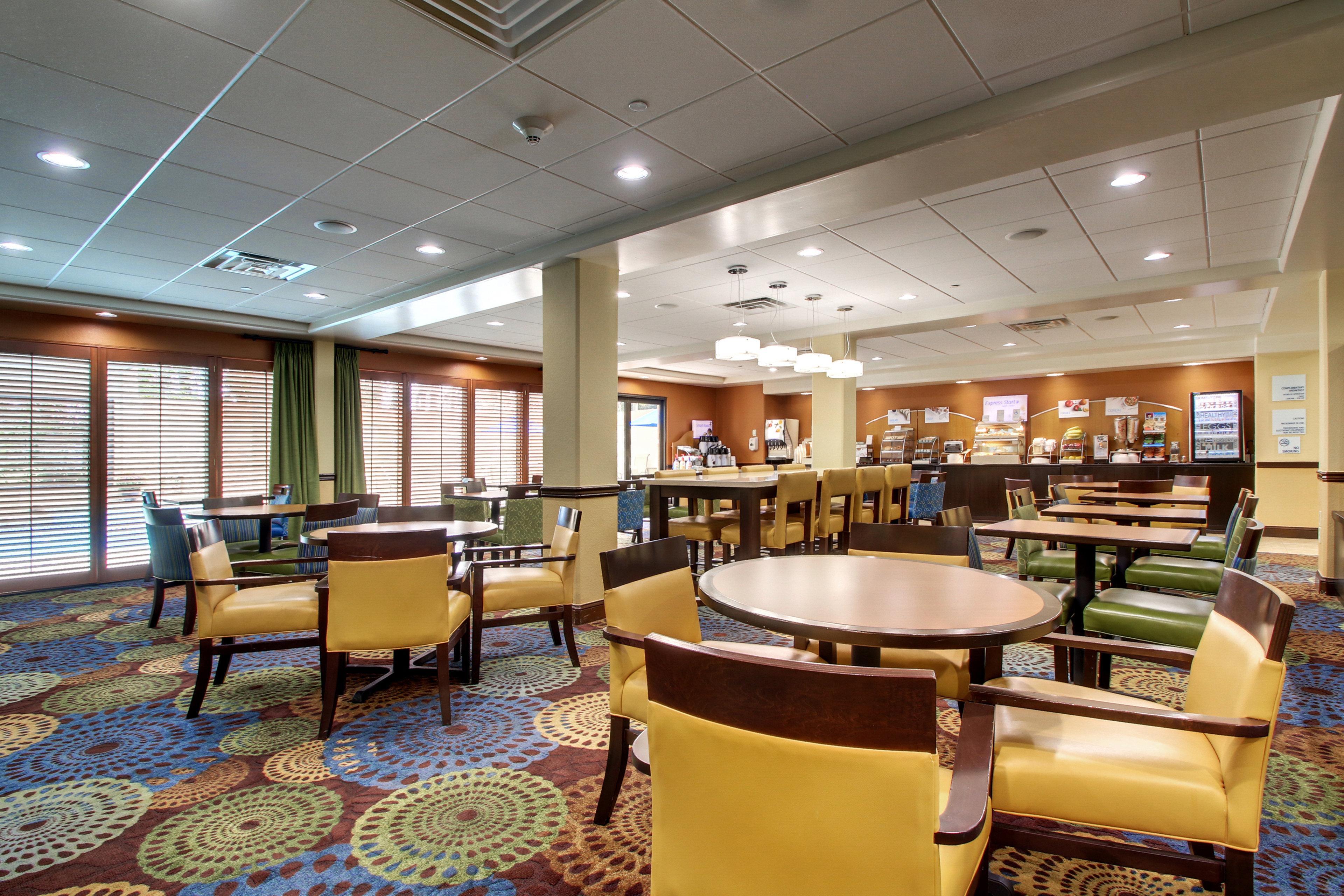 Holiday Inn Express & Suites Jacksonville South East - Medical Center Area By Ihg Екстер'єр фото