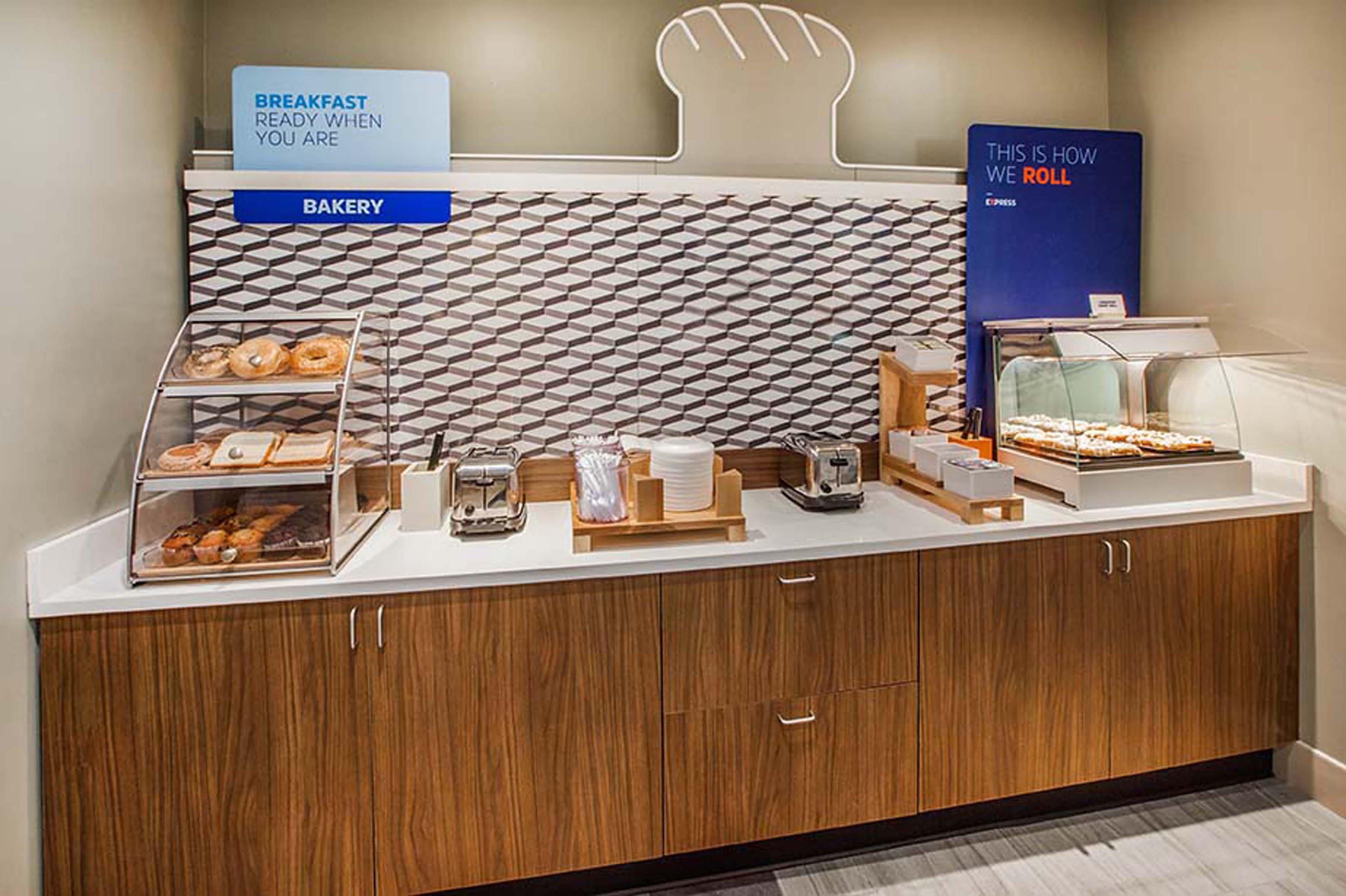 Holiday Inn Express & Suites Jacksonville South East - Medical Center Area By Ihg Екстер'єр фото